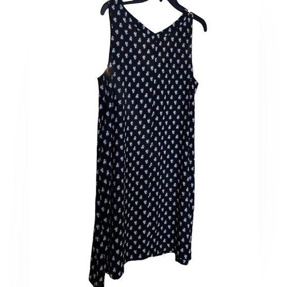 LOFT Black Patterned V Neck Sleeveless Dress NWOT - Picture 2 of 4